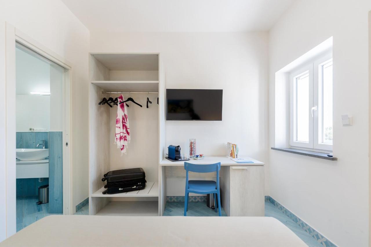 Poseidonia Rooms Procida Bagian luar foto