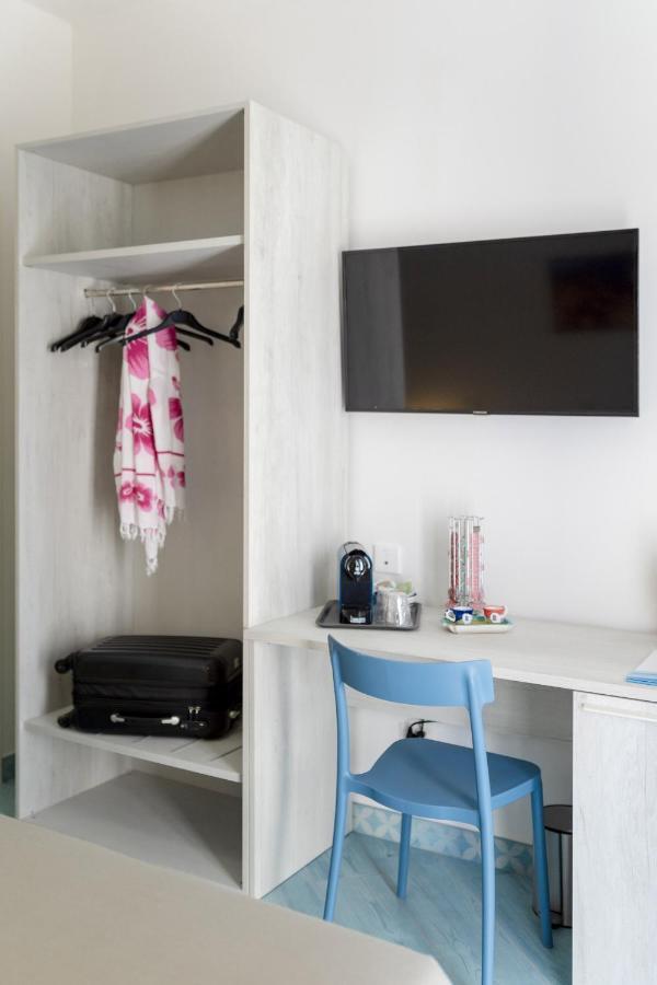 Poseidonia Rooms Procida Bagian luar foto