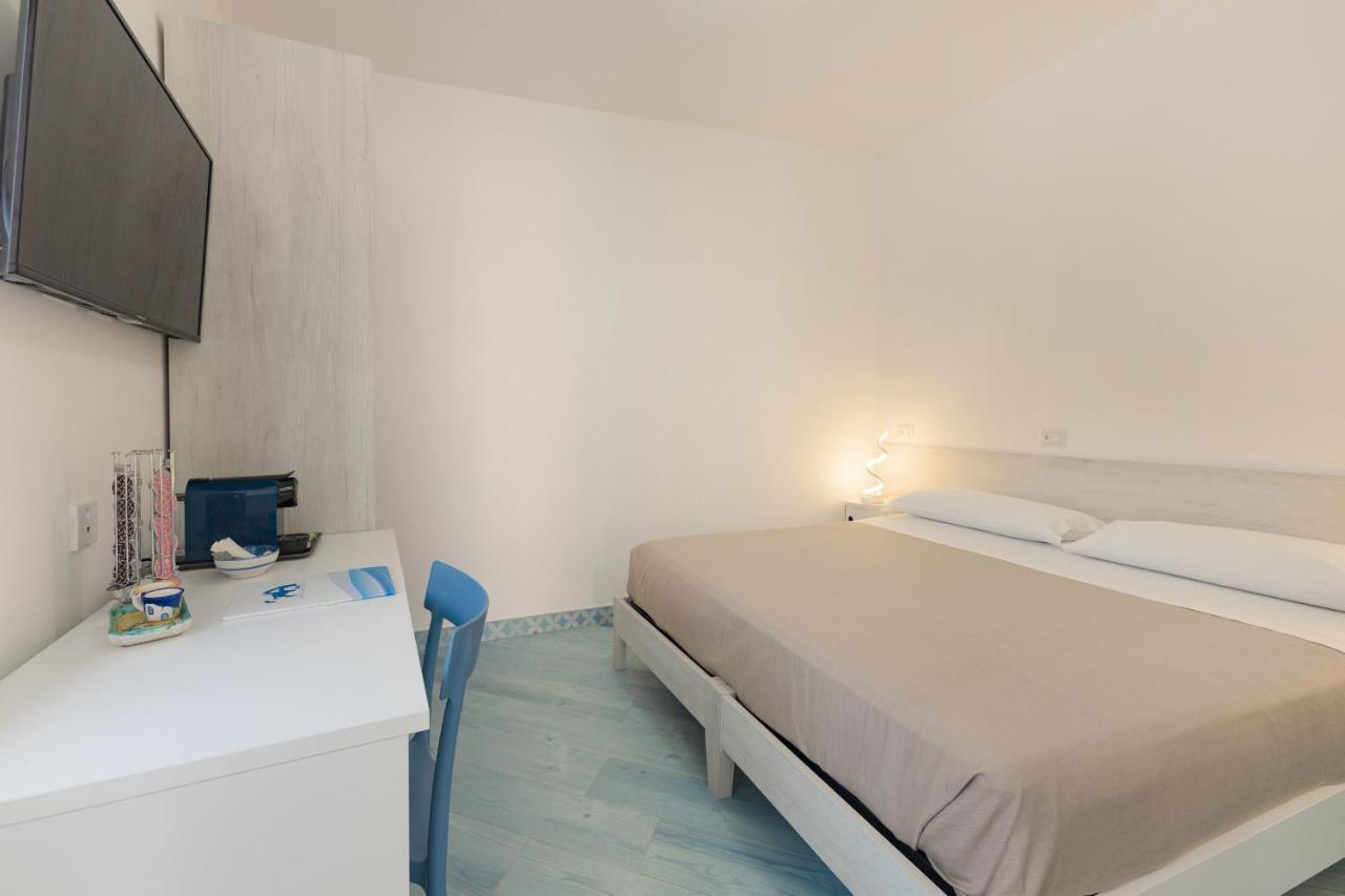 Poseidonia Rooms Procida Bagian luar foto