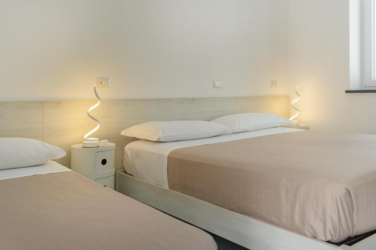 Poseidonia Rooms Procida Bagian luar foto